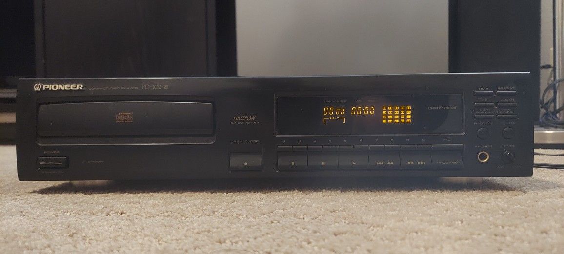 Pioneer PD-102 CD Player