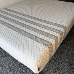 Sapira Hybrid Mattress Leesa, Queen, Like New, Excellent Condition