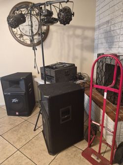 Peavey DJ System.