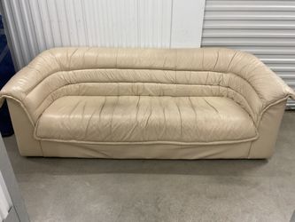 VINTAGE CREAM LEATHER SOFA