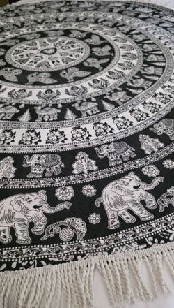 Black & white elephant mandala round tapestry