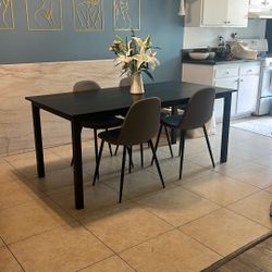 Dinning Table With Chairs 