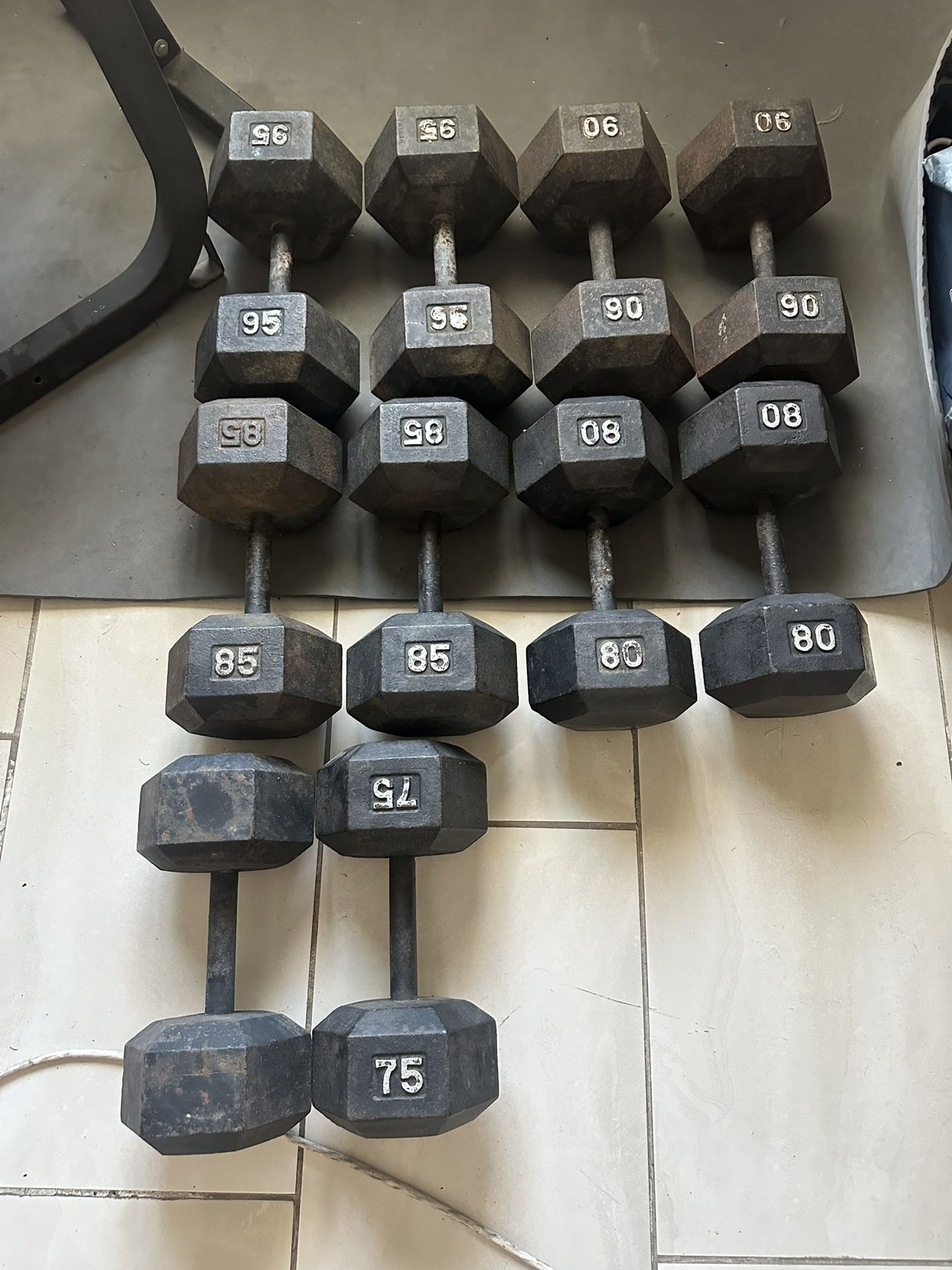 Dumbbells weights pairs of 95,90,85,80,75, all prices are in description 850lbs total