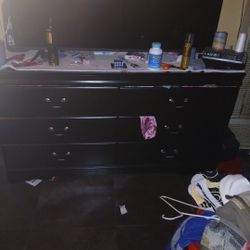 Dresser With mirror 