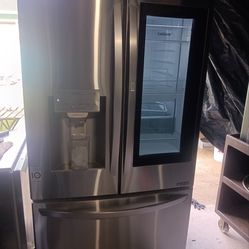 LG Refrigerador works looks good
