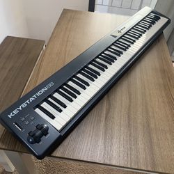 M-AUDIO Keystation 88 MIDI Controller