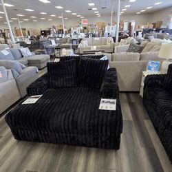 🔥OVERSIZED FLUFFY CHAISE🔥