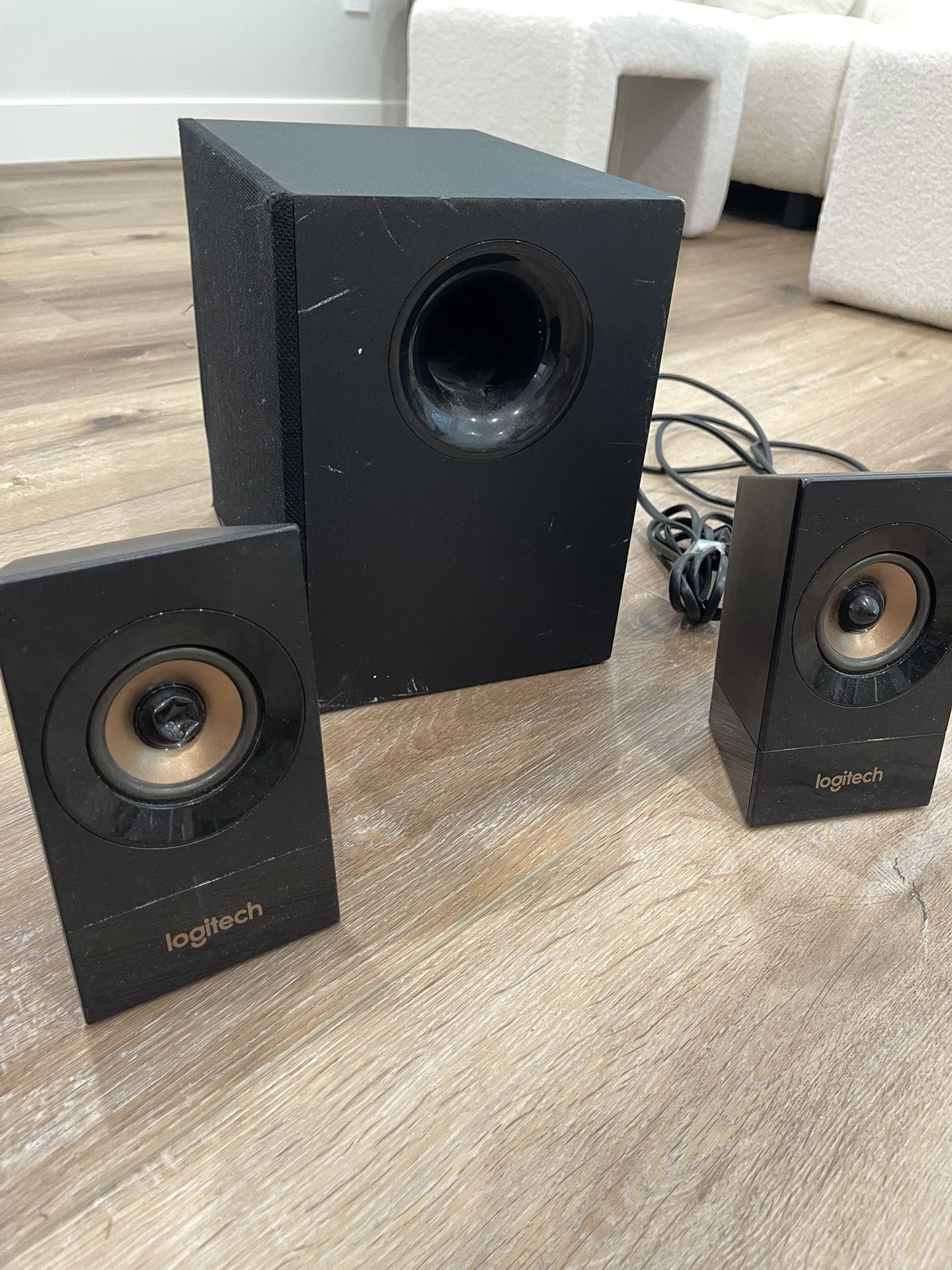 Logitech Z533 2.1 Speaker System - 60 W RMS