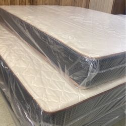 ⚜️NEW KING SIZE MATTRESS W.BOXSPRING INCLUDED ⚜️ LIMITED OFFER - WHILE SUPPLIES LAST 😊