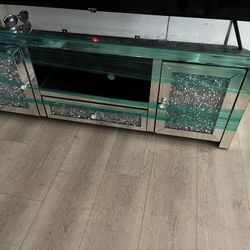 Crushed diamond TV stand