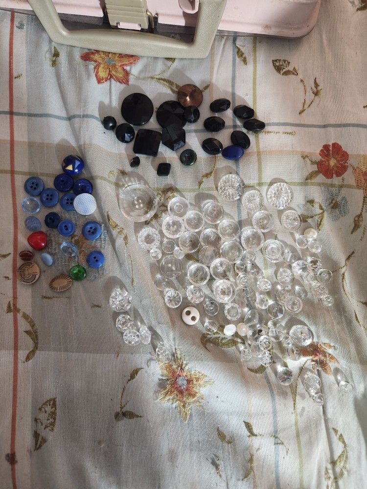 116 Vintage Glass Buttons
