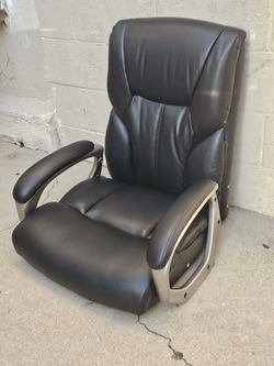 Retailer Basics Executive High Back Office Chair Adjustable Height Tilt Swivel