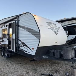 2015 Pacific Coachworks Rage’N 19EX Toy hauler With Upgraded Suspension
