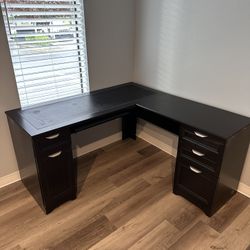 L-shaped office desk