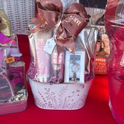 Valentines Day Gift Basket