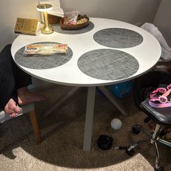 Free Round Dining Table And 4 Chairs Ikea
