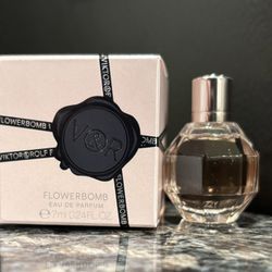 NEW VIKTOR AND ROLF FLOWERBOMB EAU DE PARFUM MINI $15!