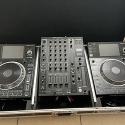 Denon DJ SC5000 turntables and X1800 Mixer Set