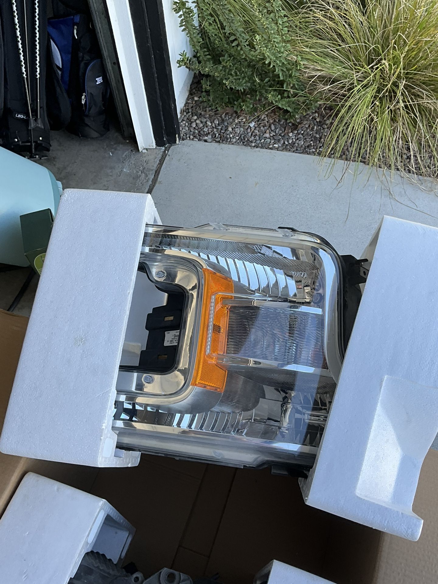 Ford 150 Lariat 4x4 OEM Truck Head Lights