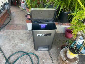 Real good trash can