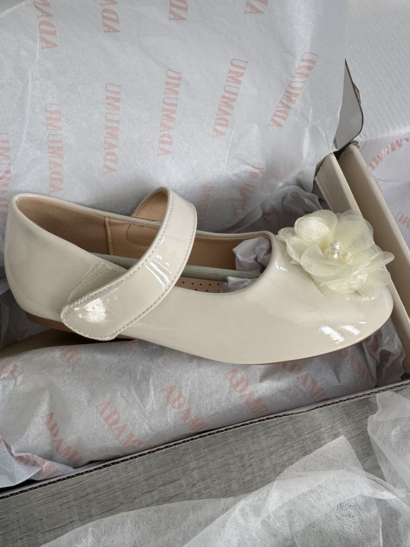 Toddler Dress Shoes/Pearl Cream Color size 13