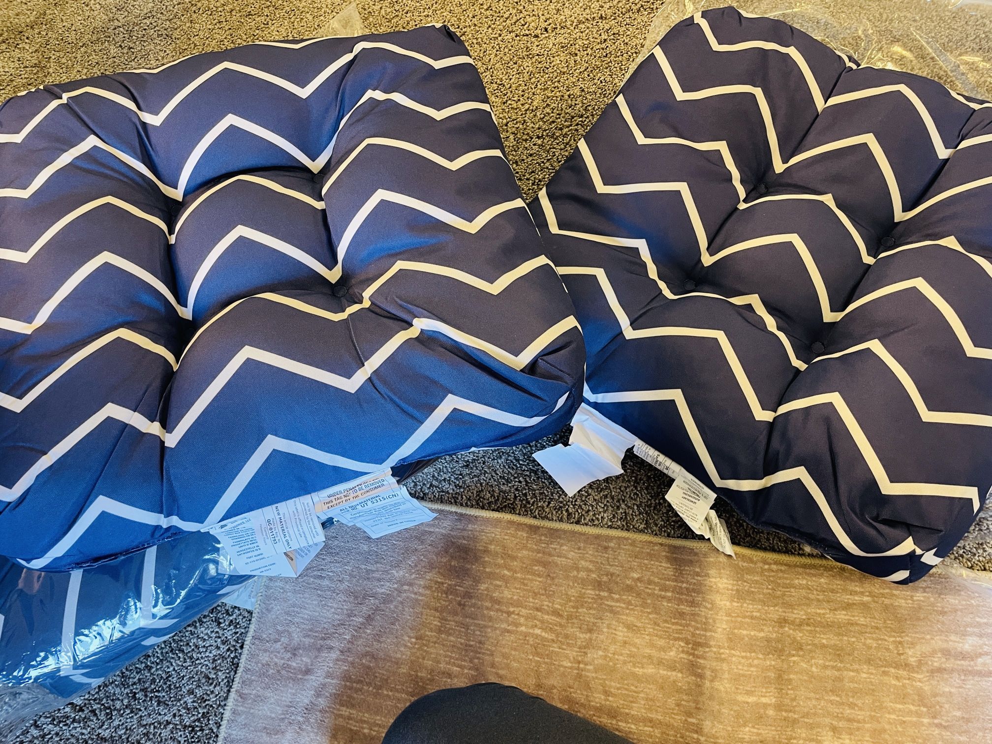 NEW 20”20” Thick Outdoor Cushions Set Of 6