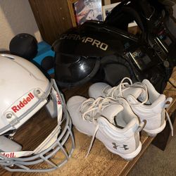Helmet And Shoulder Pads 