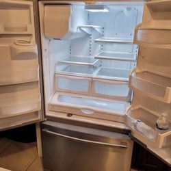 MAYTAG Refrigerator 