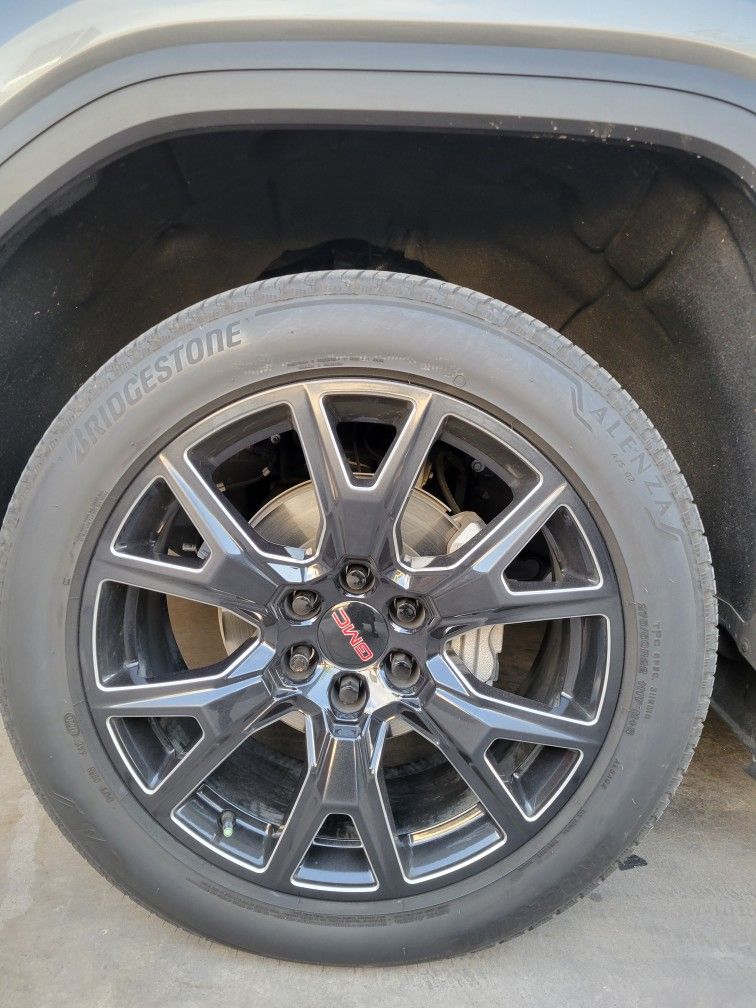 22-inch Carbon flash metallic wheels (SEZ)