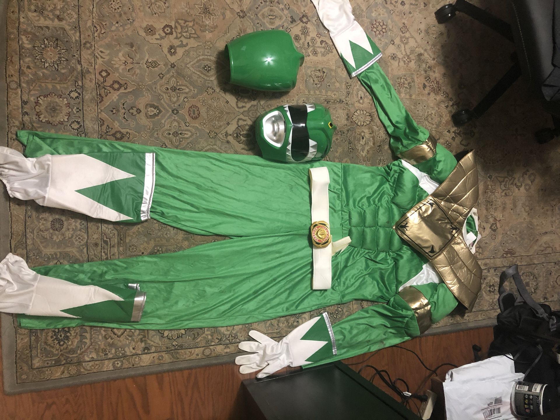 Green Power Ranger Halloween Costume. Needs simple wash!