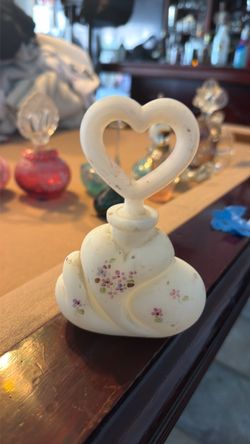 Perfume bottle
