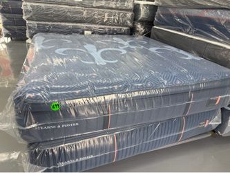 KING SIZE STEARNS & FOSTER LUX ESTATE (SOFT) PILLOW TOP MATTRESS & BOX SPRINGS BED SET