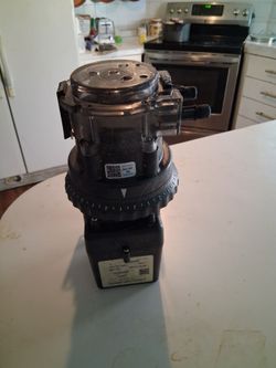 NICE STENNER CHLORINE DRIP PUMP FOR A WELL