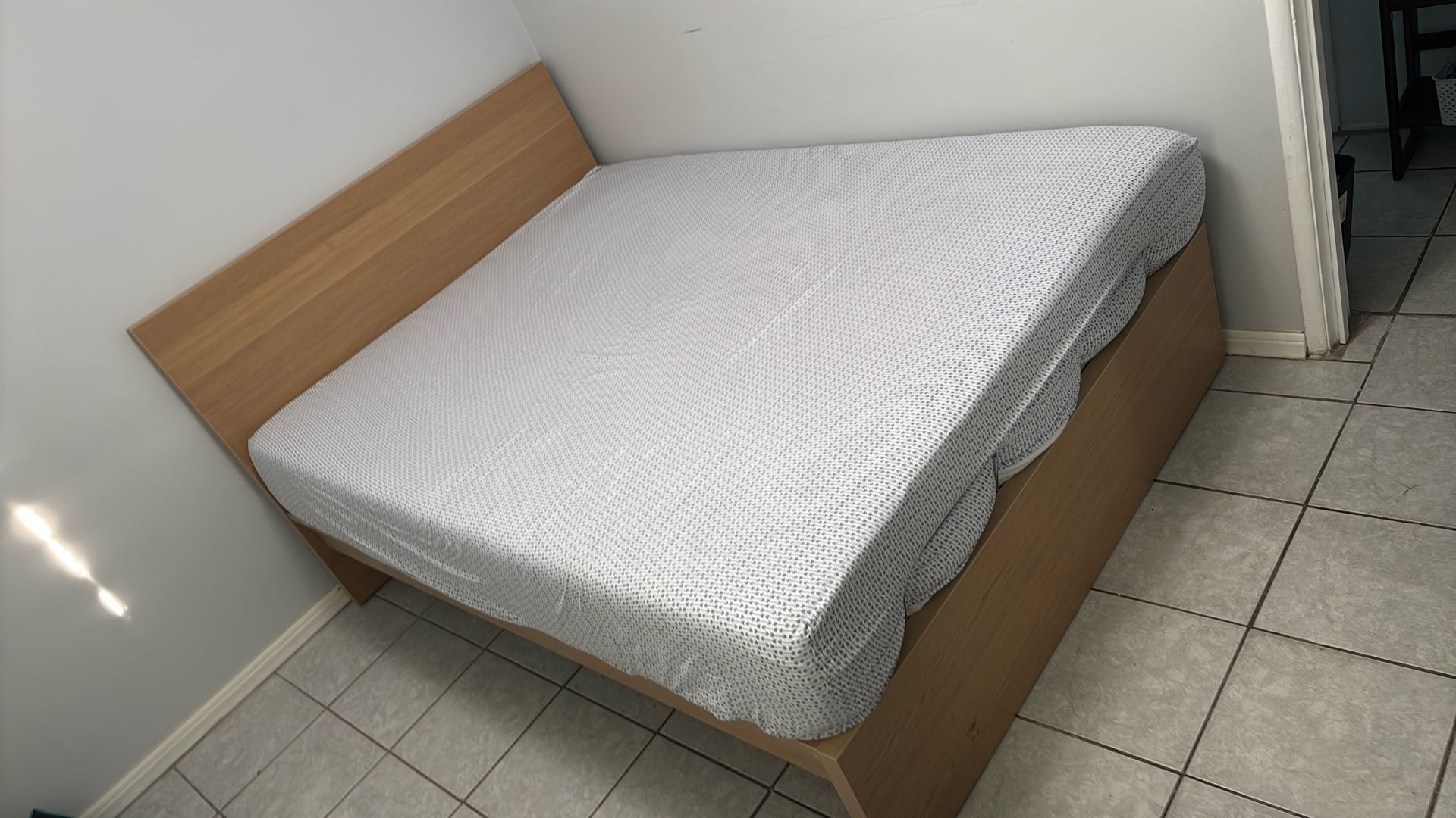Bed Frame & Mattress