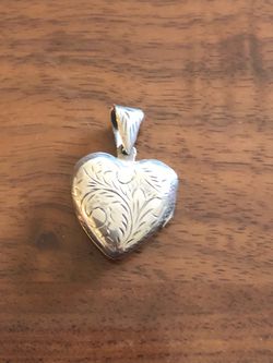 Sweet Mother’s Day gift locket