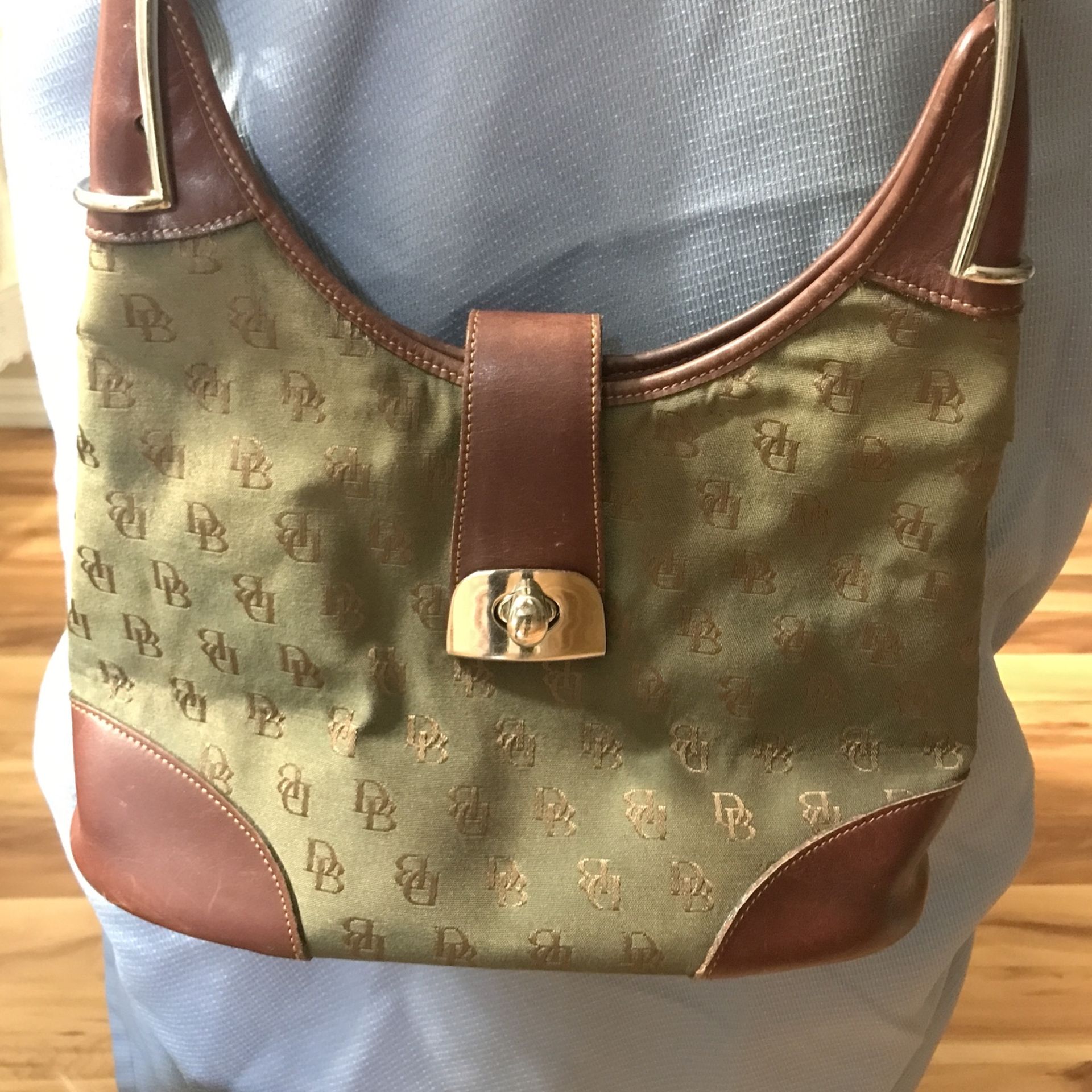 Dooney And Bourke bag
