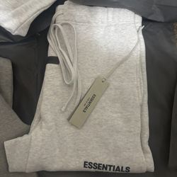 Essentials Sweats Light Oat