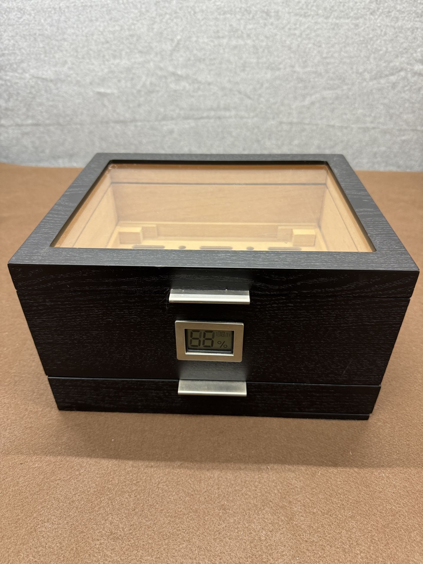 Klaro By Case Elegance Glass Top Humidor