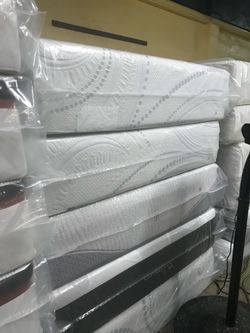 Brand new queen size memory foam mattress $299