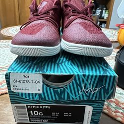 Kyrie 3 10C Burgundy 