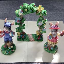 Vtg. Jaimy Design 3 Piece Easter Tabletop / Shelf Decor Bunnies + Arch Seasonal