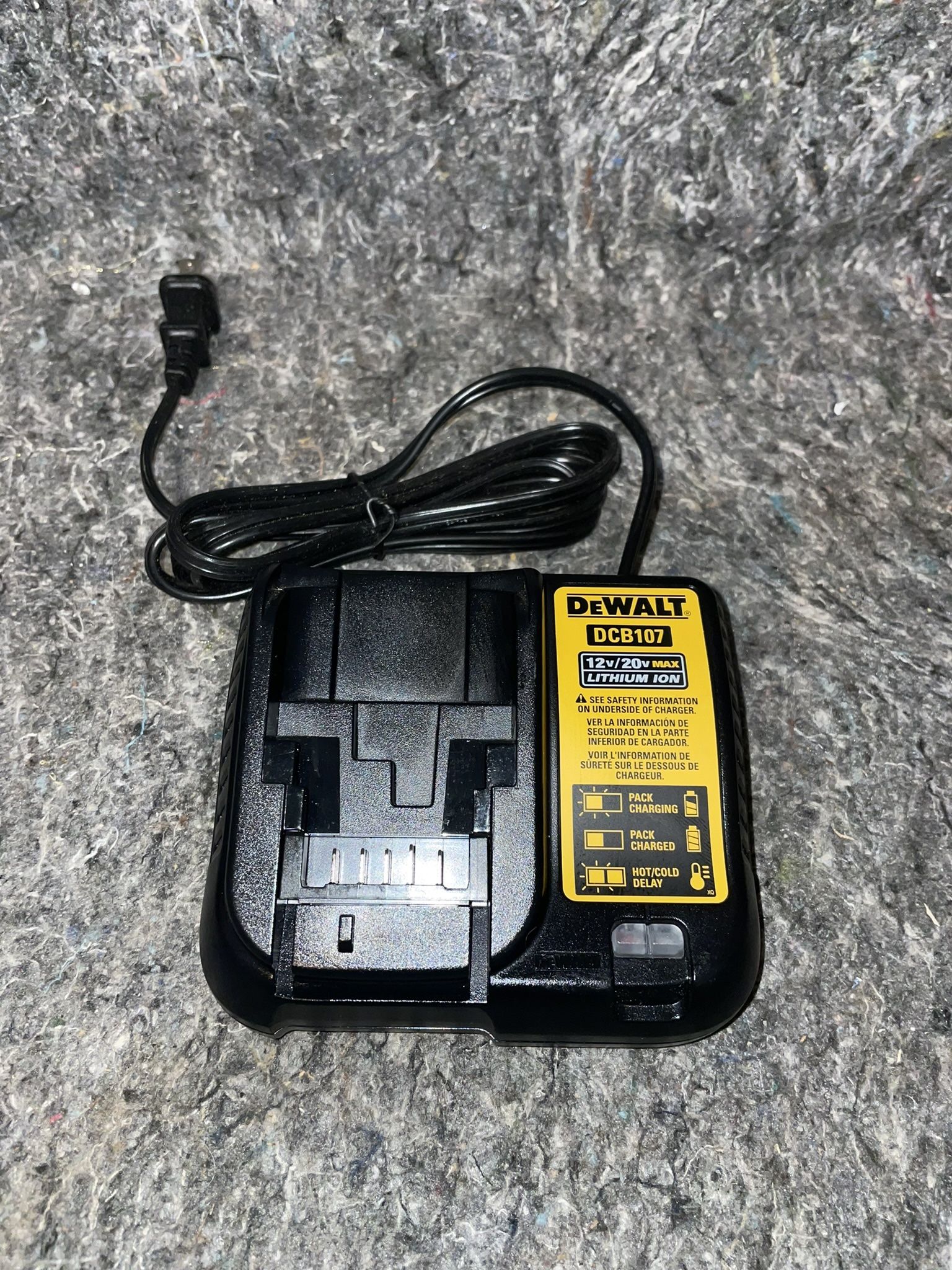 DEWALT CHARGER 