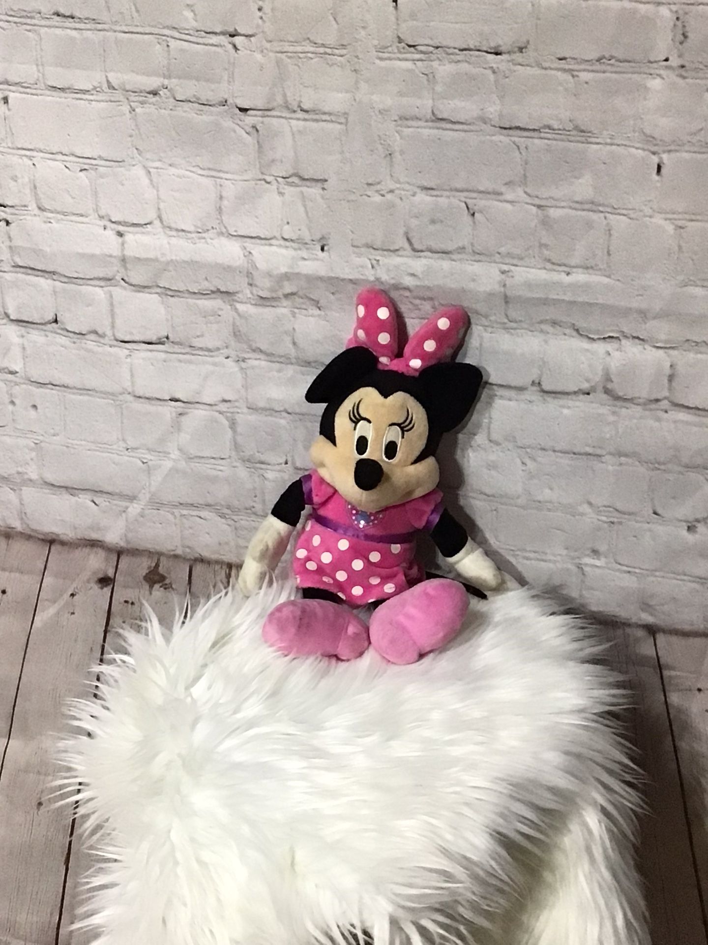 Disney Minnie Mouse plush stuffed animal polka dot dress 14” 