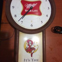 Liquidation Sale Everything Must Go Beautiful Piece Of Antique Miller Beer O'clock Works Only $20