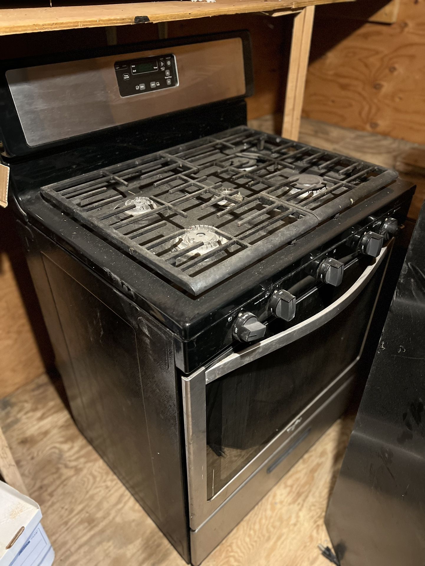 Whirlpool, Gas Stove for Sale in Prescott, AZ OfferUp