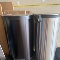 Trash Cans 
