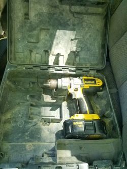 18v dewalt drill with case