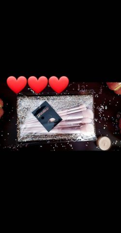 new 7pcs makeup brush set with bag