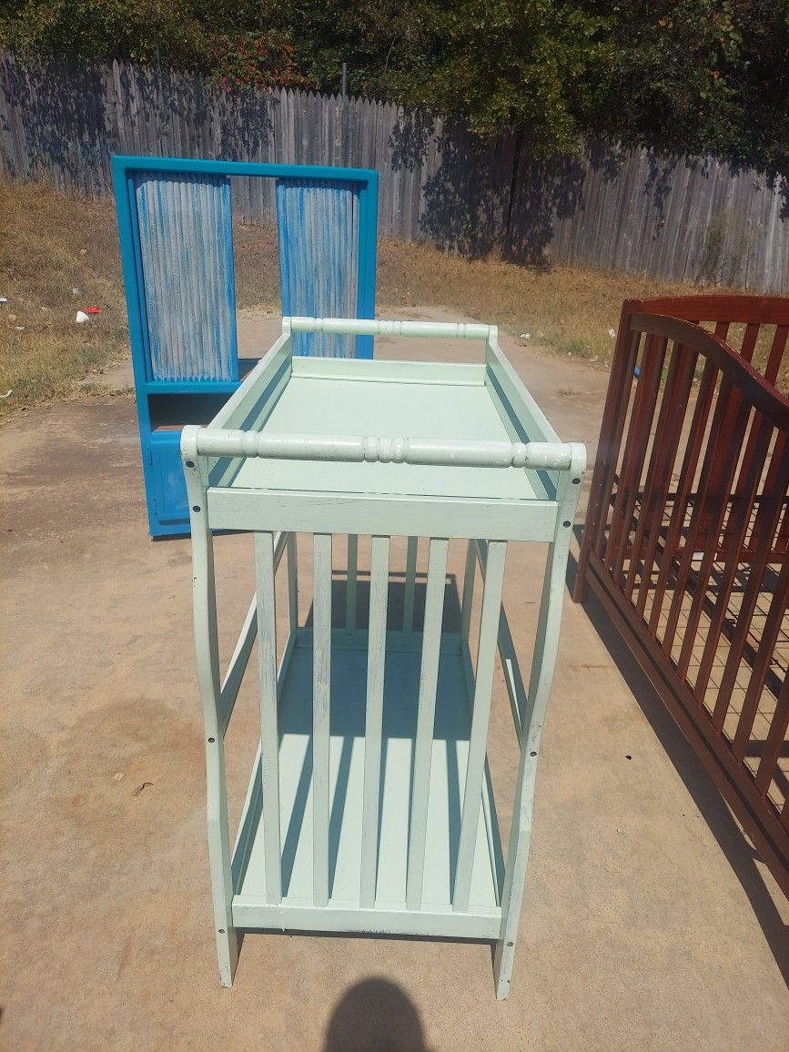 Soild Oak Baby Changing Table Antiqued Light green Excellent Condition Very Nice Can Deliver Okc Area 30