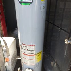 AO Smith Water Heater 30 Gallons Gas Natural Used Condition  Works Perfectly 